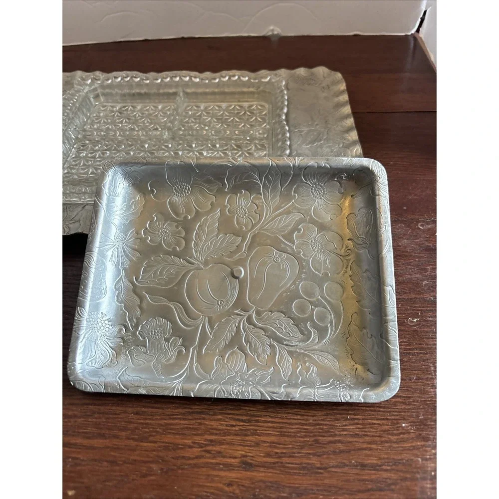 VTG‎ Hand Finished Aluminum Serving Tray Fruit Dogwood Glass Divided Insert, Lid